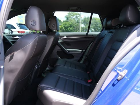 Used 2016 Volkswagen Golf R 4-Door image 22