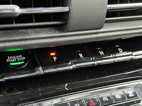 Used 2025 Lincoln Corsair FWD w/ Rear Removable Package Tray image 20