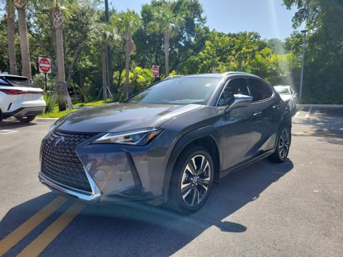 Used 2022 Lexus UX 250h w/ Accessory Package (Z2) AWD/4WD image 3
