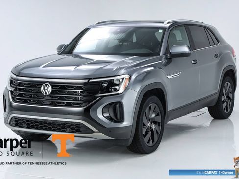 Used 2024 Volkswagen Atlas Cross Sport SE w/ Panoramic Sunroof Package FWD image 40