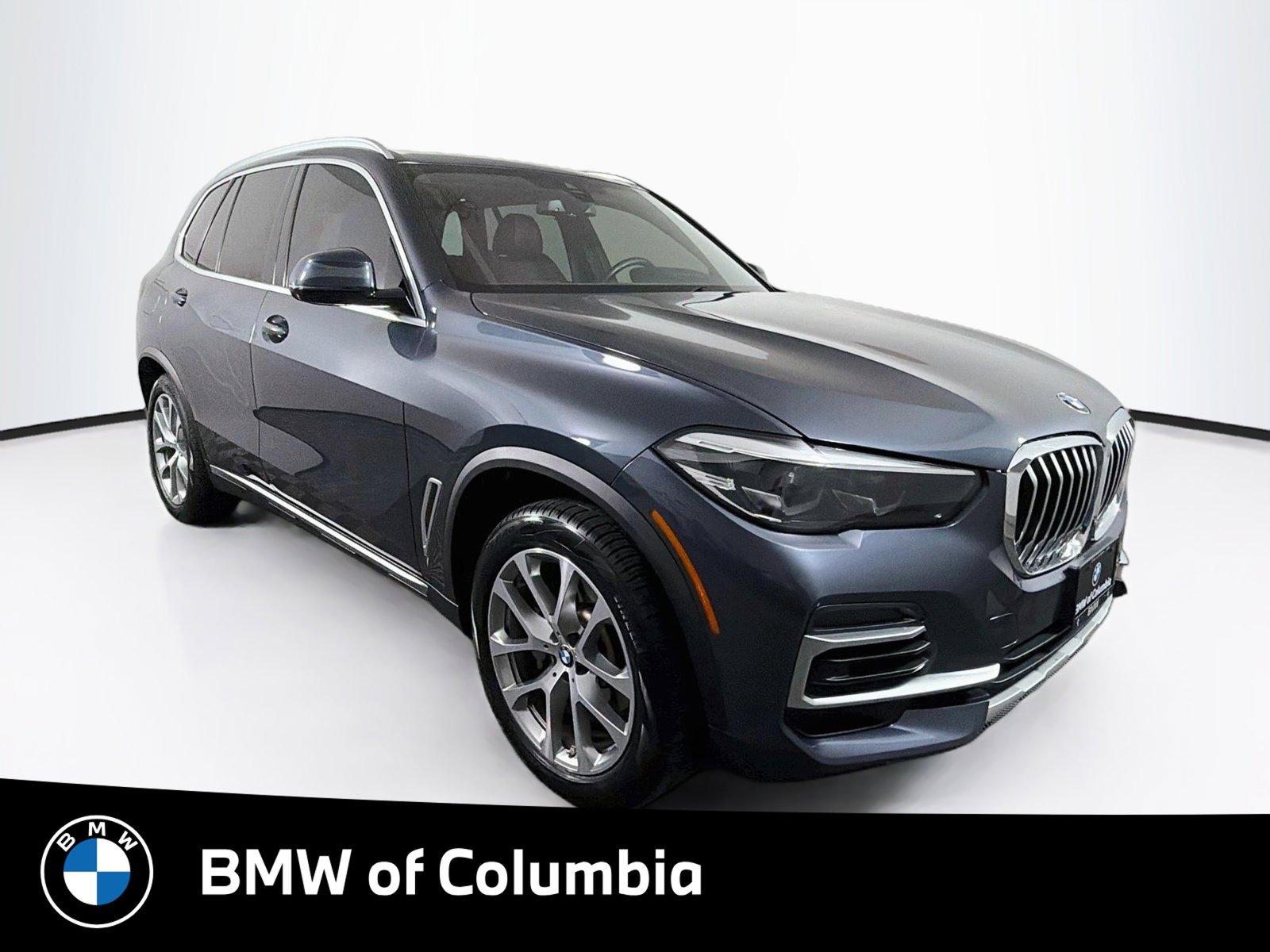 Used 2022 BMW X5 xDrive40i w/ Parking Assistance Package AWD/4WD image 1