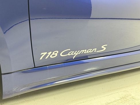 Certified 2024 Porsche 718 Cayman S RWD image 12