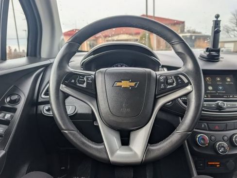 Used 2018 Chevrolet Trax LT w/ LT Convenience Package image 10