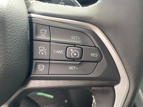 New 2025 Jeep Grand Cherokee Laredo X w/ Luxury Tech Group I AWD/4WD image 18
