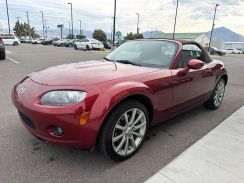 Used 2008 MAZDA MX-5 Miata Grand Touring w/ Premium Pkg RWD image 3