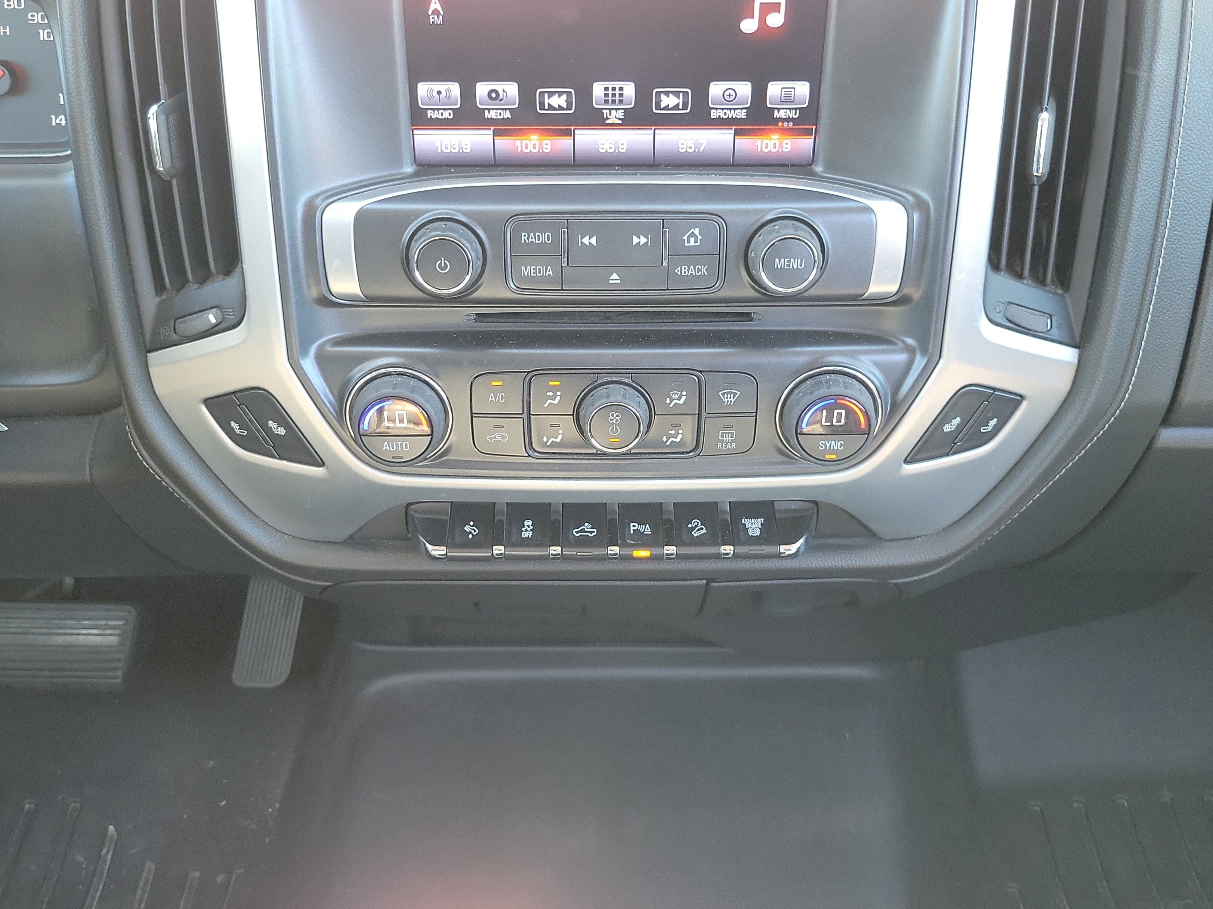 Used 2016 GMC Sierra 2500 SLT w/ Duramax Plus Package AWD/4WD image 14