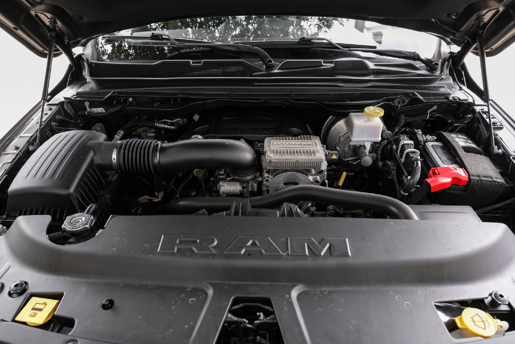 Used 2023 RAM 1500 Laramie AWD/4WD image 7