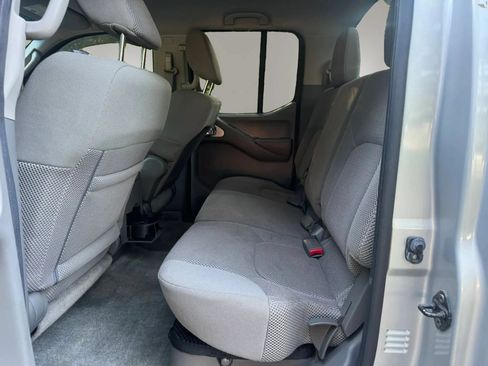 Used 2013 Nissan Frontier SV RWD image 13