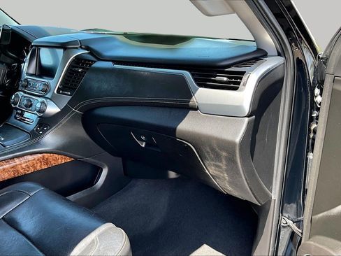 Used 2019 Chevrolet Tahoe Premier AWD/4WD image 14