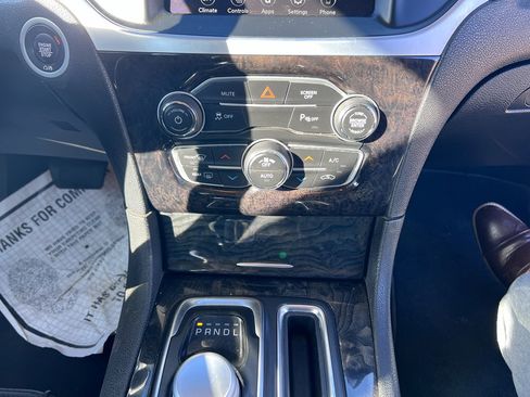 Used 2022 Chrysler 300 Touring L w/ Comfort Group image 21