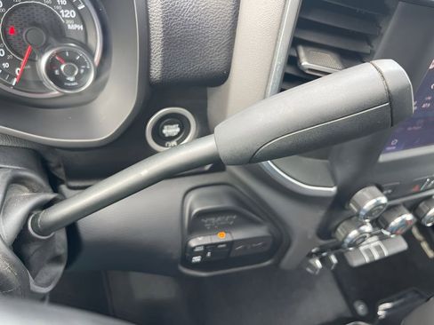 Used 2024 RAM 2500 Big Horn AWD/4WD image 20