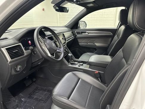 Used 2023 Volkswagen Atlas Cross Sport SE w/ Panoramic Sunroof Package AWD/4WD image 9