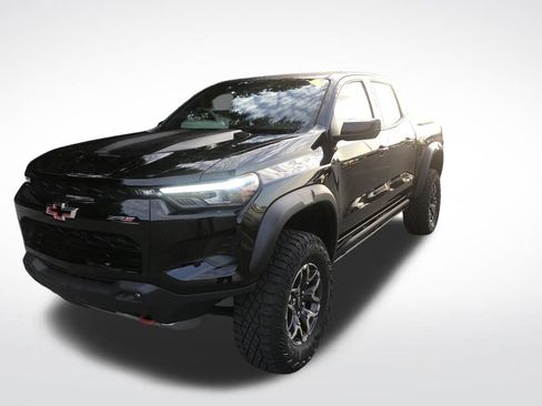 Used 2024 Chevrolet Colorado ZR2 AWD/4WD image 2