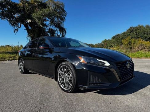 Used 2023 Nissan Altima 2.0 SR image 7