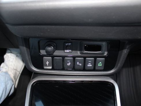 Used 2022 Mitsubishi Outlander LE image 16