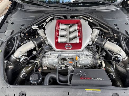 Used 2018 Nissan GT-R Premium w/ Premium Interior Package AWD/4WD image 14