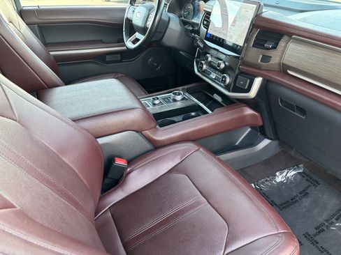 Used 2023 Ford Expedition Max Limited image 13
