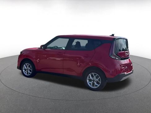 Used 2025 Kia Soul LX w/ LX Technology Package FWD image 8