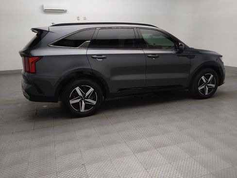 Used 2022 Kia Sorento S w/ Panoramic Sunroof Package image 10