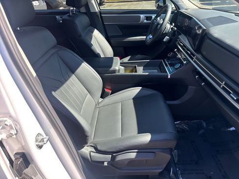 Used 2025 Hyundai Santa Fe SEL image 13