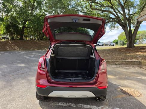 Used 2022 Buick Encore Preferred w/ Safety Package image 37