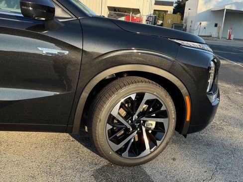 New 2025 Mitsubishi Outlander SEL image 9