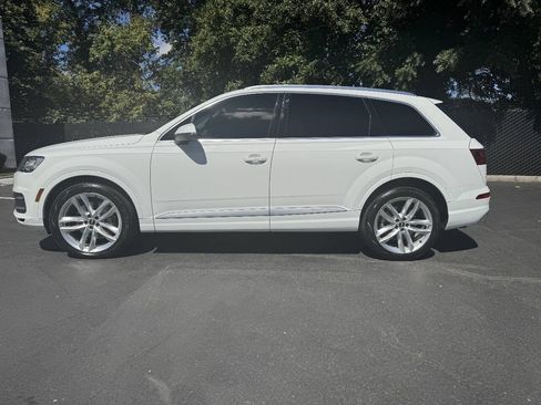 Used 2017 Audi Q7 3.0T Prestige w/ Prestige Package AWD/4WD image 3