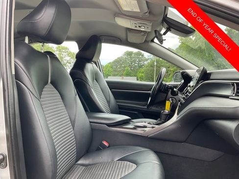 Used 2022 Toyota Camry SE image 14