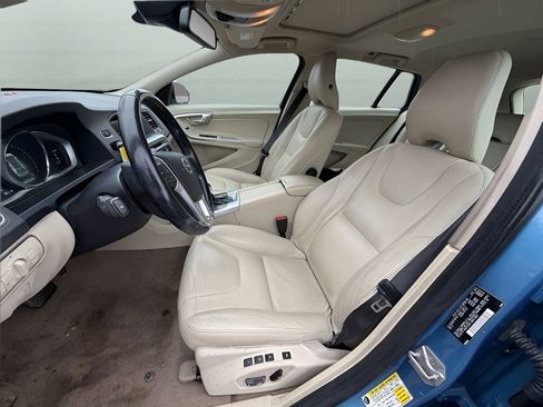 Used 2015 Volvo V60 T5 Premier Plus image 10