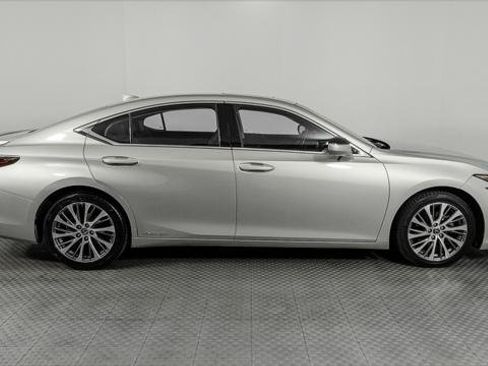 Used 2019 Lexus ES 300h w/ Premium Package FWD image 9