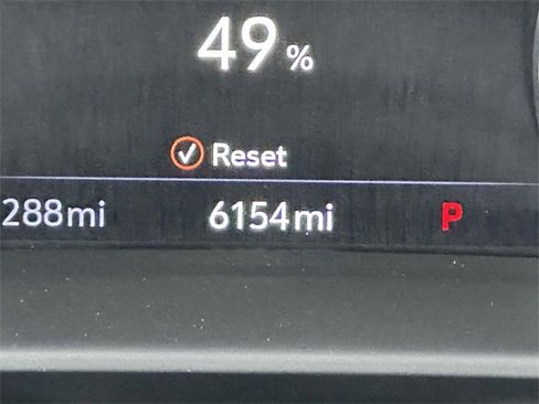 Used 2023 Buick Envision Essence w/ Technology Package I image 27