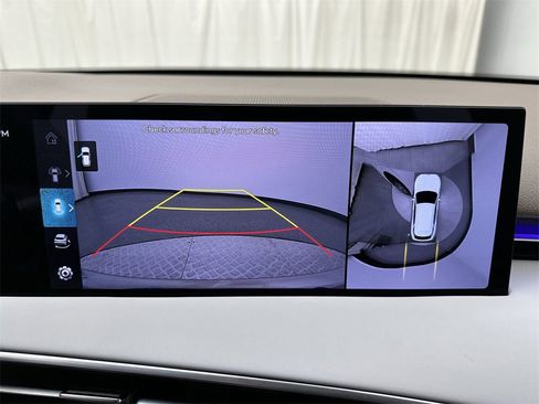 Used 2026 Genesis GV70 2.5T Advanced image 17