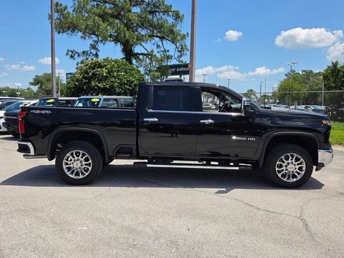 Used 2025 Chevrolet Silverado 2500 LTZ AWD/4WD image 6