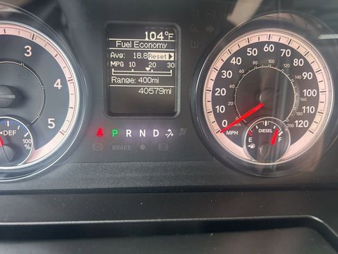 Used 2018 RAM 2500 Tradesman w/ Chrome Appearance Group image 13