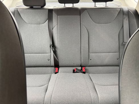 Used 2025 Kia K4 LXS image 39