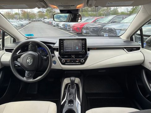 Used 2021 Toyota Corolla LE FWD image 14