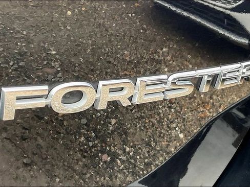 Used 2019 Subaru Forester Premium image 8