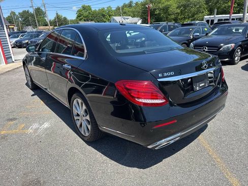 Used 2017 Mercedes-Benz E 300 E 300 4MATIC Sedan 4D image 8