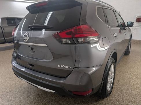 Used 2017 Nissan Rogue SV AWD/4WD image 4