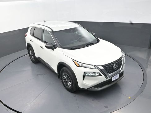 Used 2023 Nissan Rogue S FWD image 14