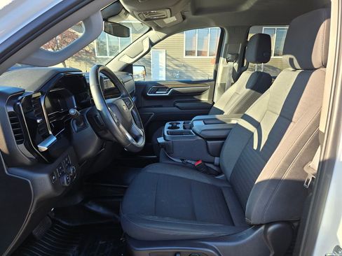 Used 2024 Chevrolet Silverado 1500 LT image 22