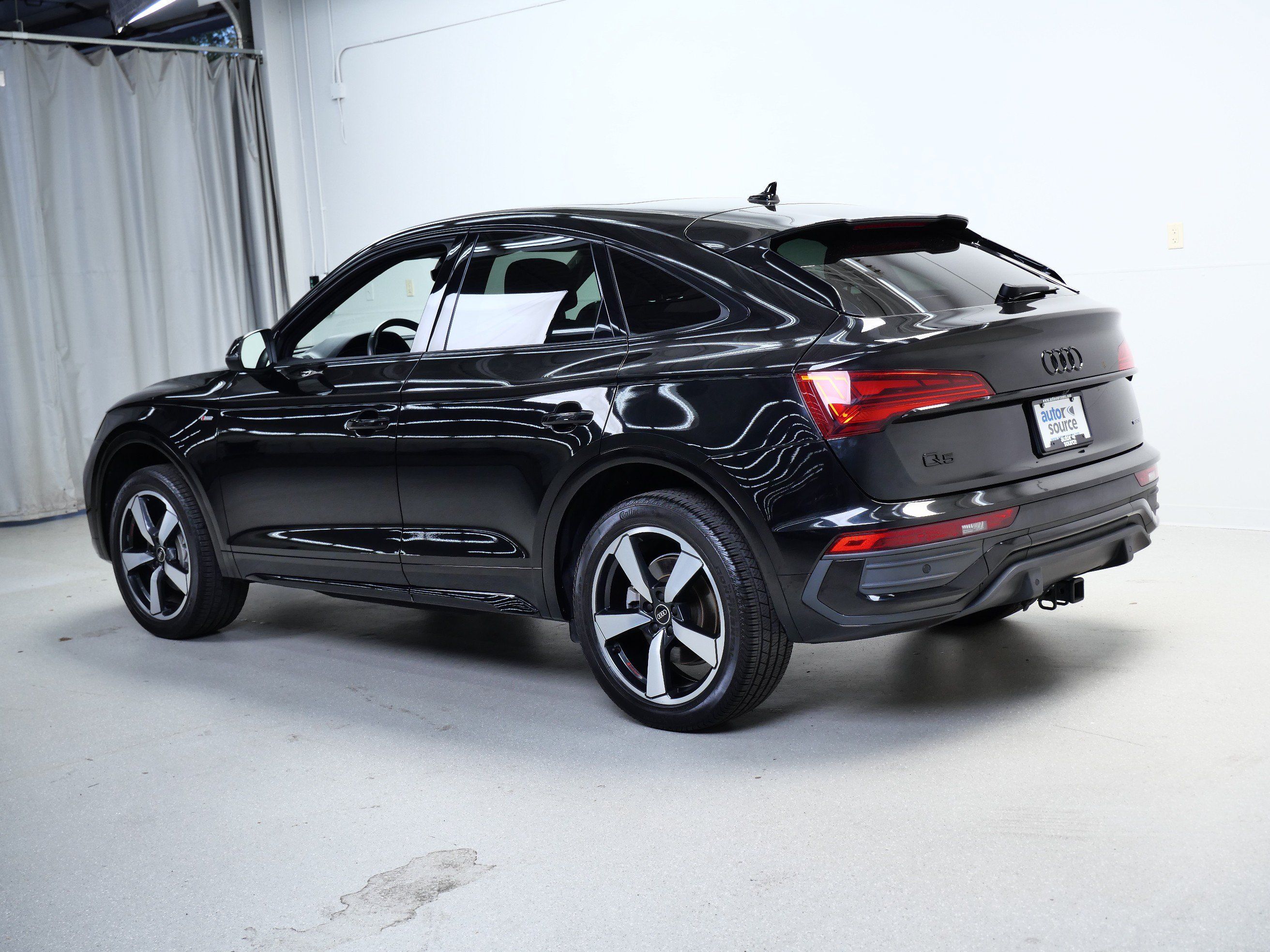 Used 2023 Audi Q5 2.0T Premium Plus w/ Premium Plus Package AWD/4WD image 11