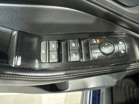 Used 2025 Nissan Rogue SV AWD/4WD image 17