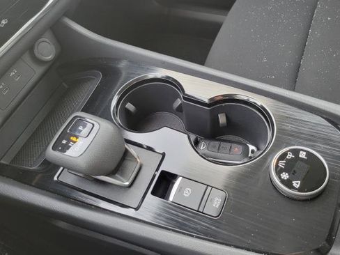 Used 2024 Nissan Rogue S image 20