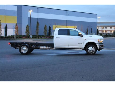 Used 2024 RAM 5500 Laramie image 4