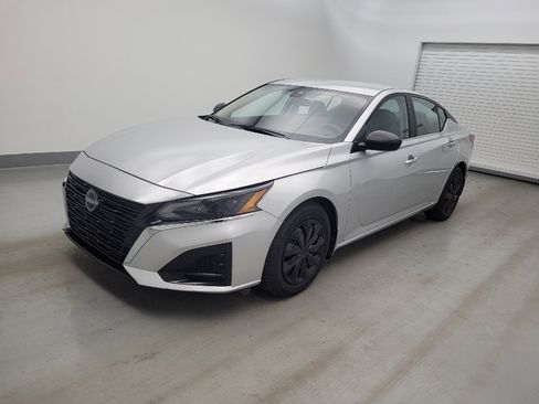 Used 2024 Nissan Altima 2.5 S FWD image 2