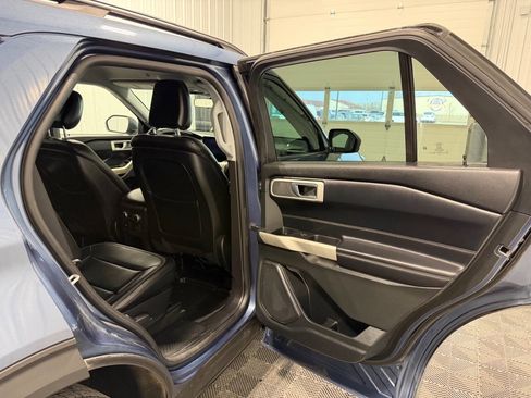 Used 2020 Ford Explorer XLT w/ Equipment Group 202A AWD/4WD image 13