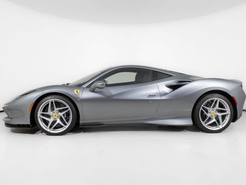 Used 2022 Ferrari F8 Tributo image 4