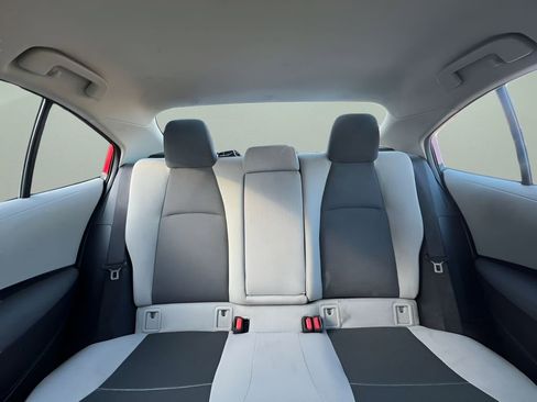 Used 2021 Toyota Corolla LE image 19