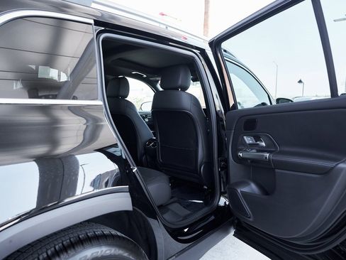 Used 2025 Mercedes-Benz GLB 250 GLB 250 w/ Exclusive Package image 14